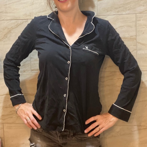 Victoria’s Secret black w/ white border stitching sleep button-down pajama shirt - Picture 3 of 15